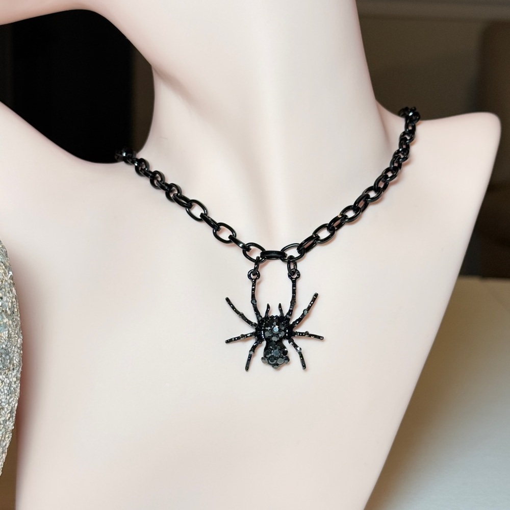 ⚜️ Black Punk Spider Pendant Necklace With Black Gems 🕷️ - Picture 2 of 9